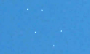 Flotta UFO che vola in formazione avvistata in California