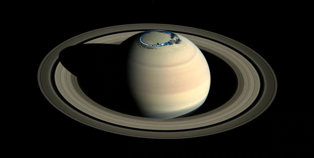 Cassini: un'aurora boreale su Saturno